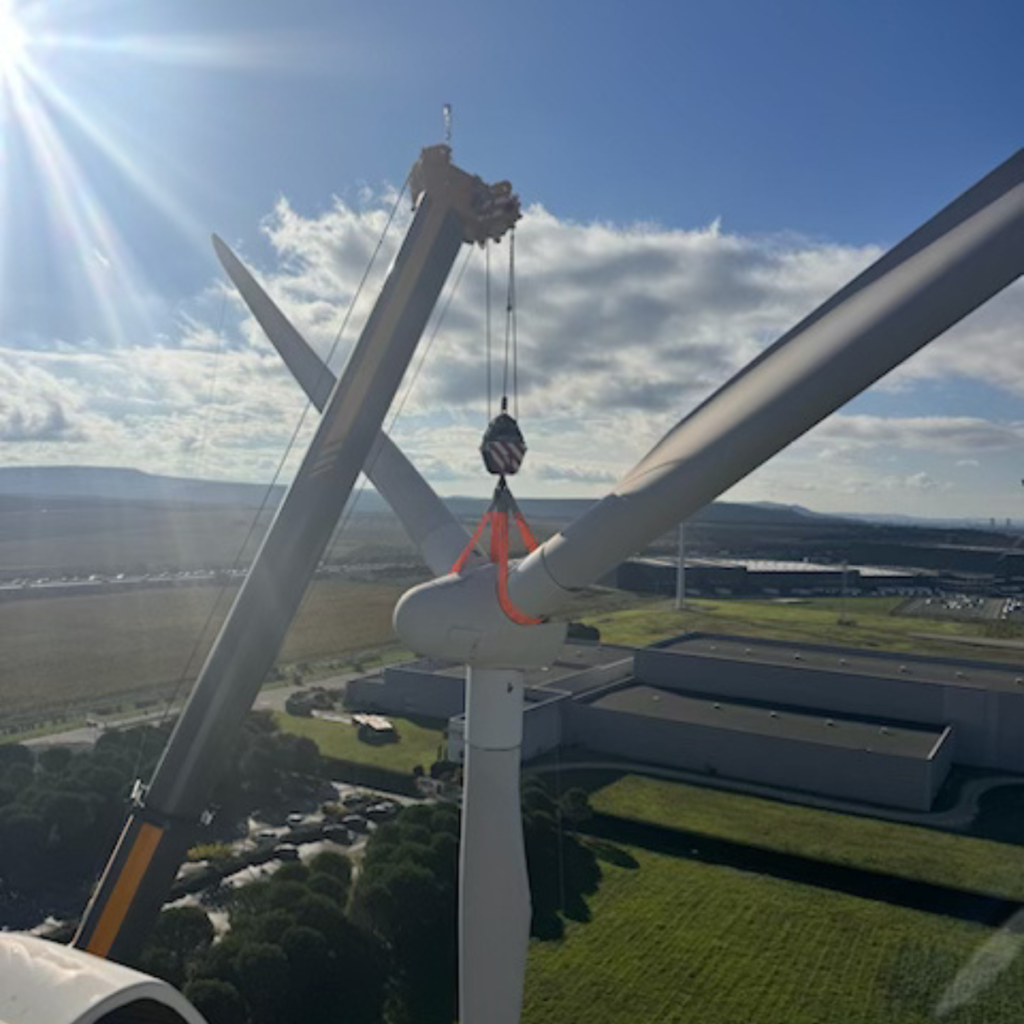 Recyclage des pales d’éoliennes : une seconde vie au service de la viticulture
